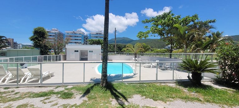 Apto Corsário com Piscina á 100m Praia Palmas/SC